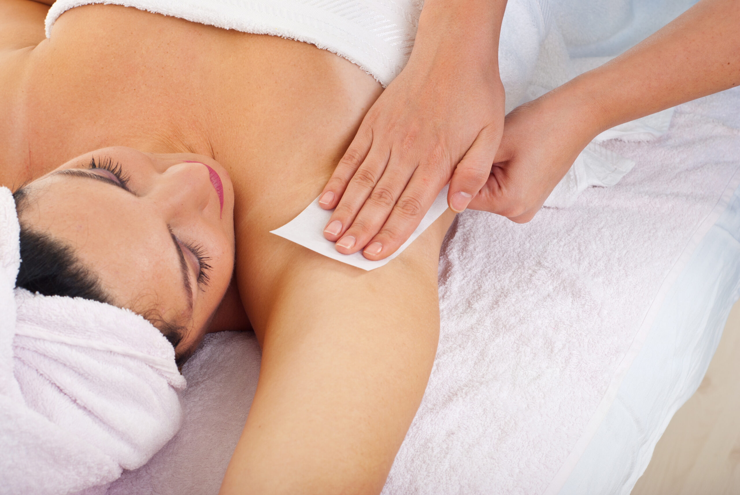 Women’s Underarm Waxing