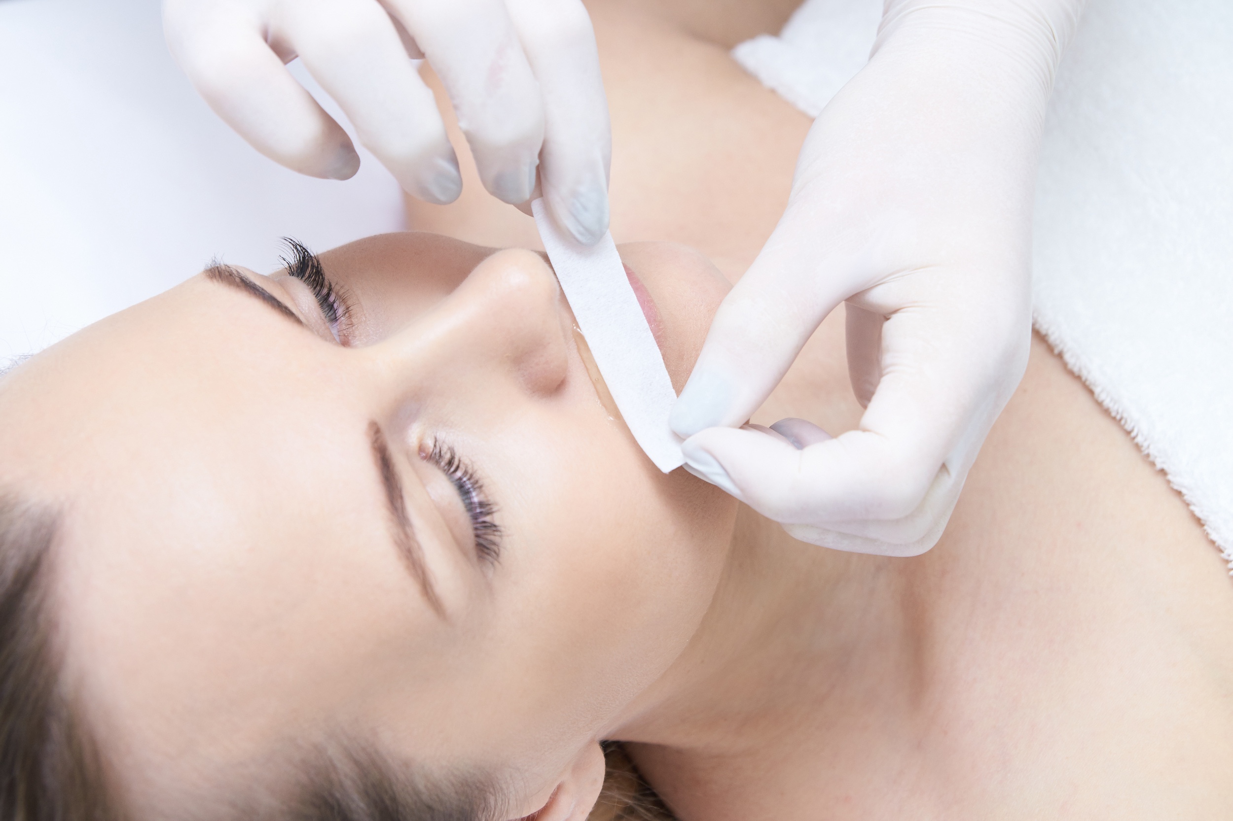 Women’s Upper Lip Waxing